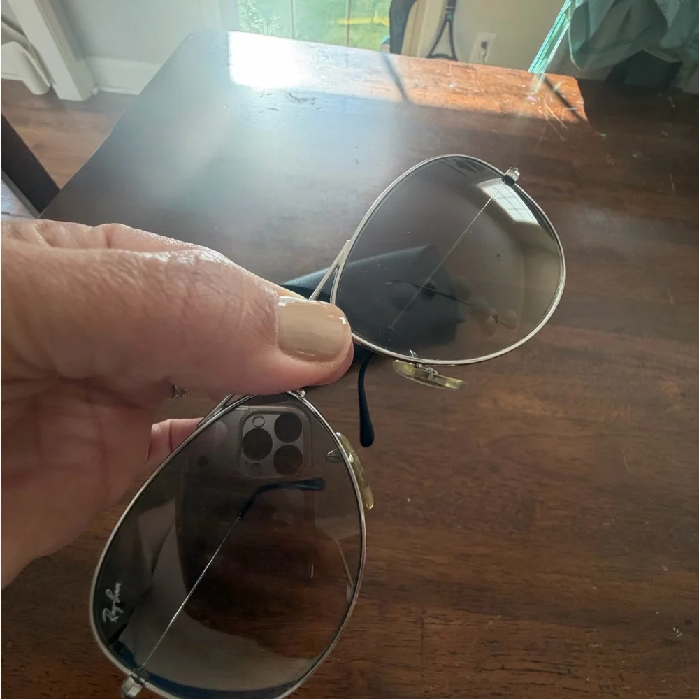 Ray-Ban unisex Silver Aviator Sunglasses with grey Lenses